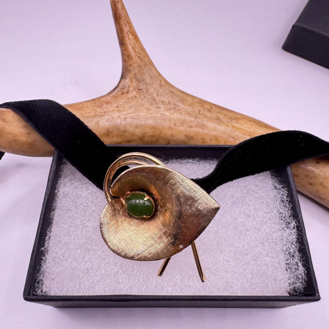 Vintage Green Jade Brooch Pin: Gold Filled Velvet Choker