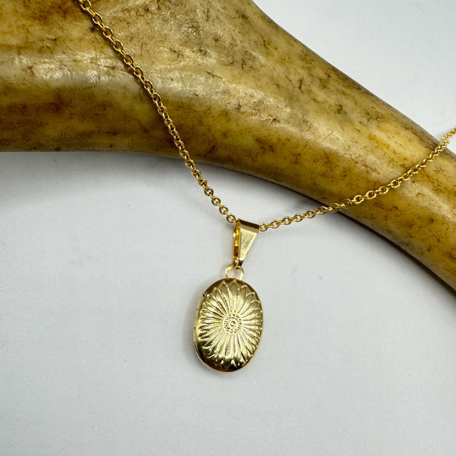 Tiny Vintage 9K Gold Photo Locket Necklace – Oval Memory Pendant