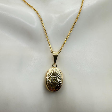 Tiny Vintage 9K Gold Photo Locket Necklace – Oval Memory Pendant