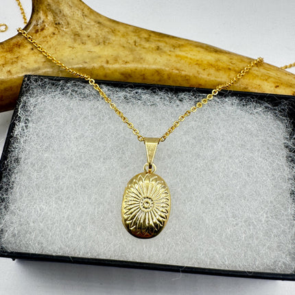 Tiny Vintage 9K Gold Photo Locket Necklace – Oval Memory Pendant