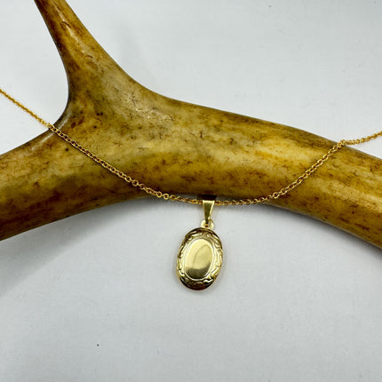 Tiny Vintage 9K Gold Photo Locket Necklace – Oval Memory Pendant