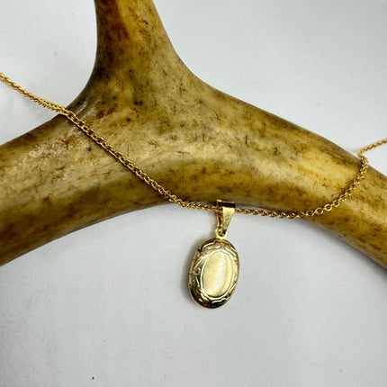 Tiny Vintage 9K Gold Photo Locket Necklace – Oval Memory Pendant