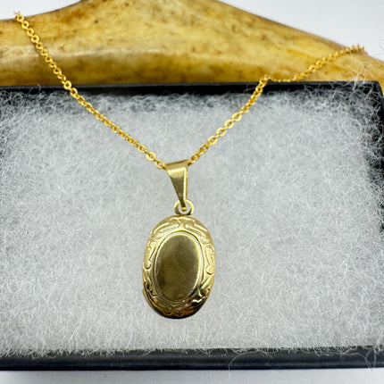 Tiny Vintage 9K Gold Photo Locket Necklace – Oval Memory Pendant