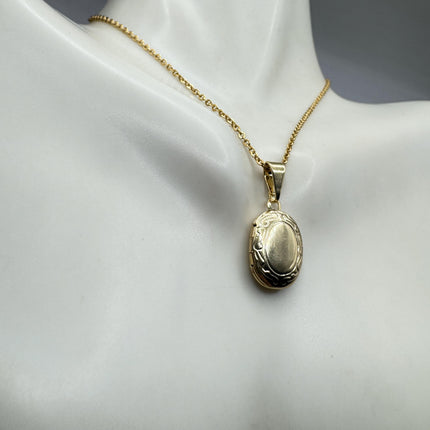 Tiny Vintage 9K Gold Photo Locket Necklace – Oval Memory Pendant