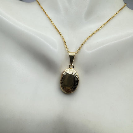 Tiny Vintage 9K Gold Photo Locket Necklace – Oval Memory Pendant
