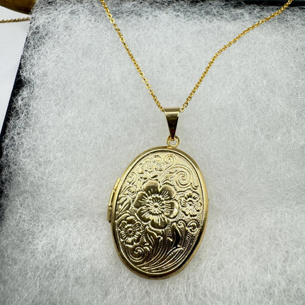 Tiny Vintage 9K Gold Photo Locket Necklace – Oval Memory Pendant
