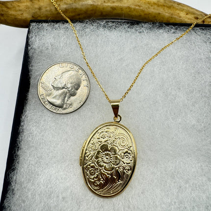 Tiny Vintage 9K Gold Photo Locket Necklace – Oval Memory Pendant