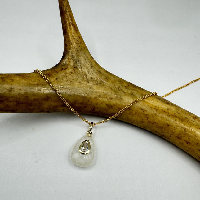 Vintage Gold Pendant Necklace - Clear Quartz on 9K Chain