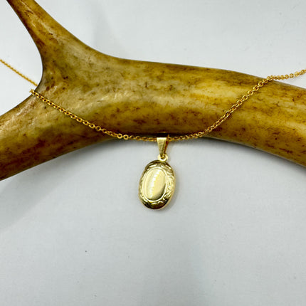 Tiny Vintage 9K Gold Photo Locket Necklace – Oval Memory Pendant