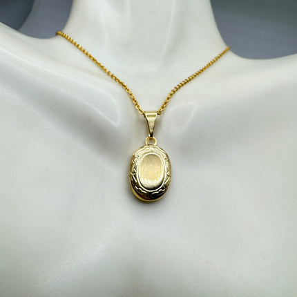 Tiny Vintage 9K Gold Photo Locket Necklace – Oval Memory Pendant