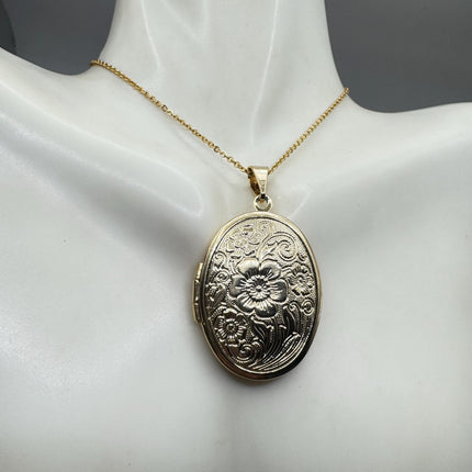 Tiny Vintage 9K Gold Photo Locket Necklace – Oval Memory Pendant