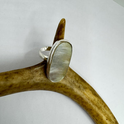 Vintage Mother of Pearl Chunky Ring - Bronze Silver Wedding Band - Size 9