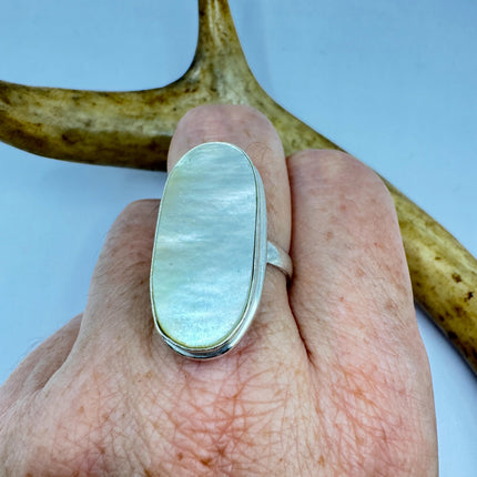 Vintage Mother of Pearl Chunky Ring - Bronze Silver Wedding Band - Size 9