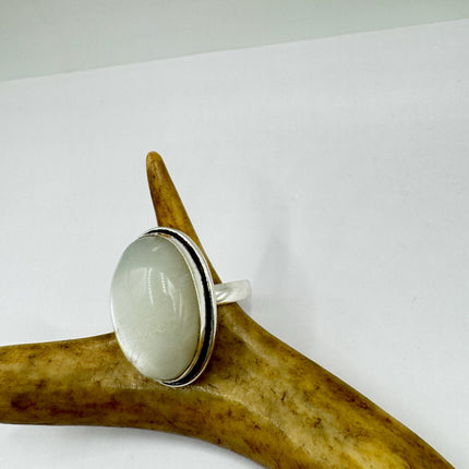 Vintage Rainbow Moonstone Ring Band - Antique Style Design