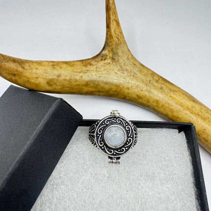 Vintage Rainbow Moonstone Poison Ring Silver Bronze