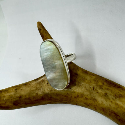 Vintage Mother of Pearl Chunky Ring - Bronze Silver Wedding Band - Size 9