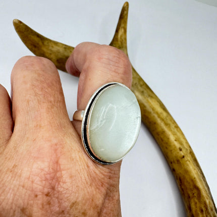Vintage Rainbow Moonstone Ring Band - Antique Style Design